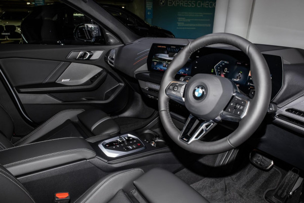 2026 MY25 BMW 1 Series F70 120 M Sport Hatch image 6