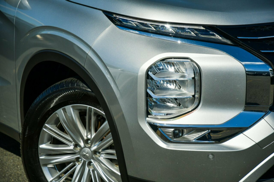 2023 MY24 Mitsubishi Outlander ZM LS SUV Image 7