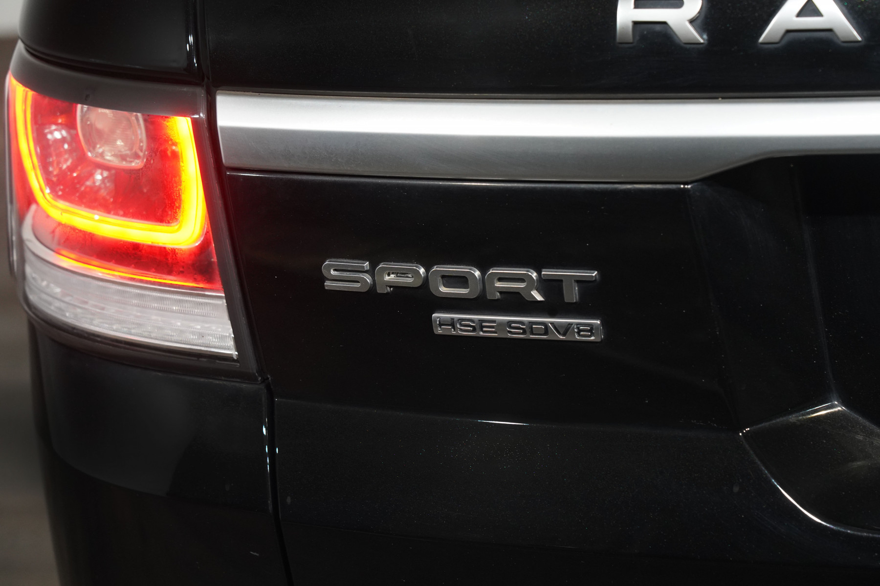 2016 Land Rover Range Rover Sport Sdv8 Hse Dynamic SUV Image 9