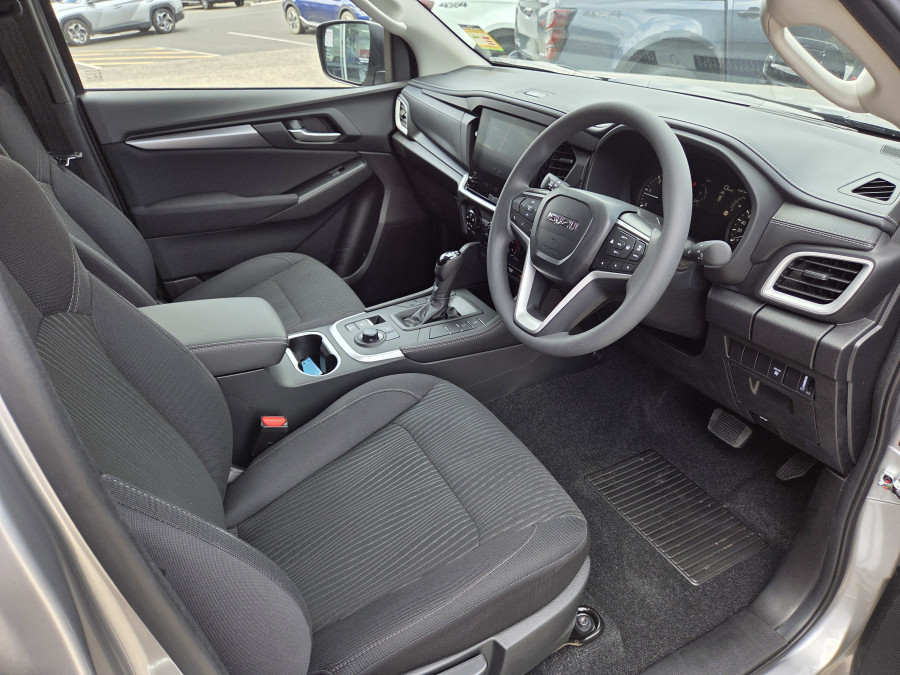 2026 Isuzu MU-X RJ LS-M SUV Image 9