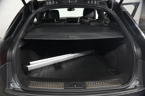 2017 Land Rover Range Rover Velar L560 D300 R-Dynamic S SUV Image 28
