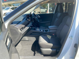 2024 Mitsubishi Outlander ZM LS SUV image 19