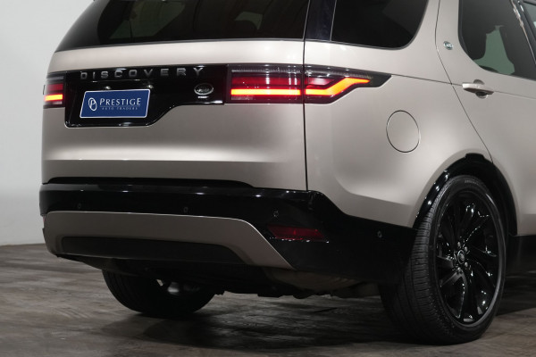 2021 Land Rover Discovery Series 5 P360 R-Dynamic HSE SUV Image 8