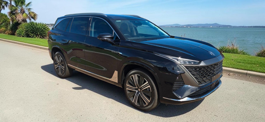 2025 MG QS IS31 Essence SUV Image 1