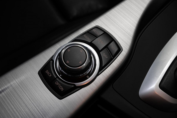 2015 BMW 3 Series F30 316i Sport Line Sedan image 19