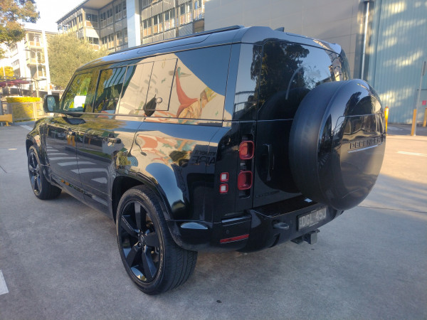 2023 Land Rover Defender L663 110 D300 X SUV image 5