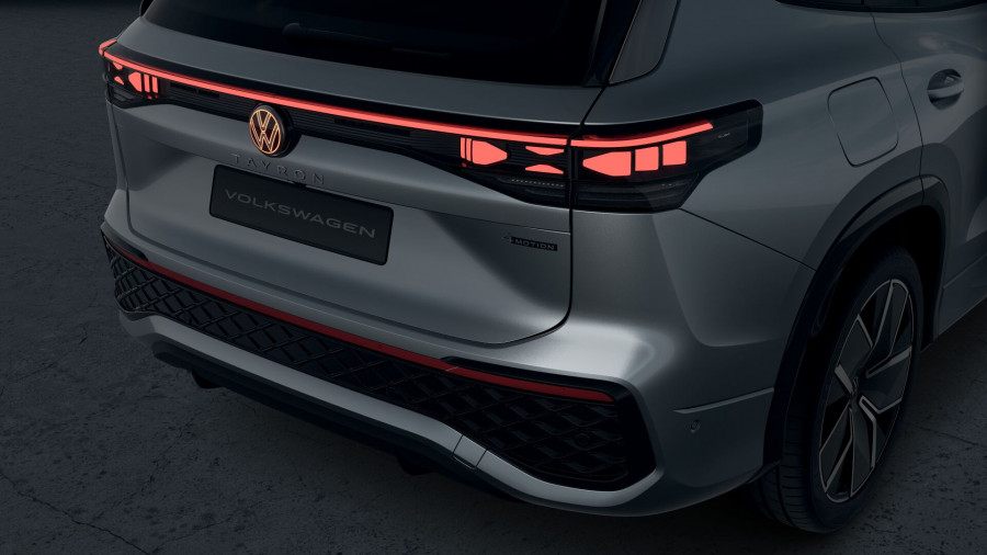 2025 MY26 Volkswagen Tayron R4 195TSI R-Line SUV Image 12