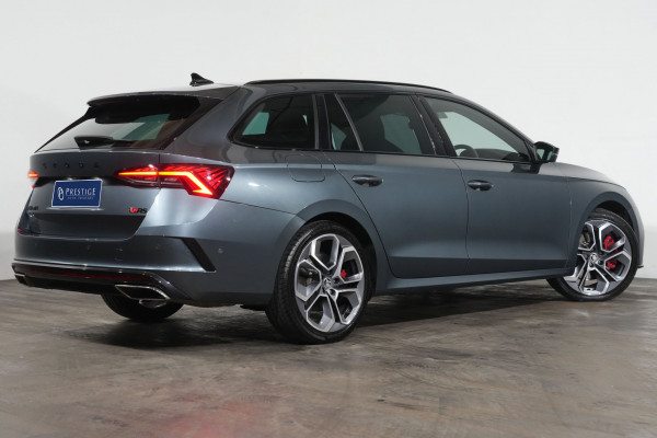 2022 Skoda Octavia RS SUV Image 8