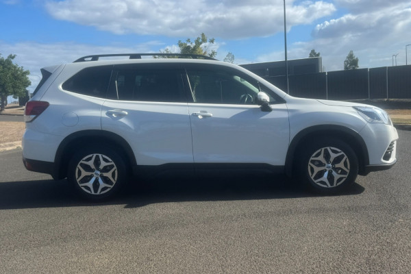 2022 MY23 Subaru Forester S5 2.5i SUV Image 2