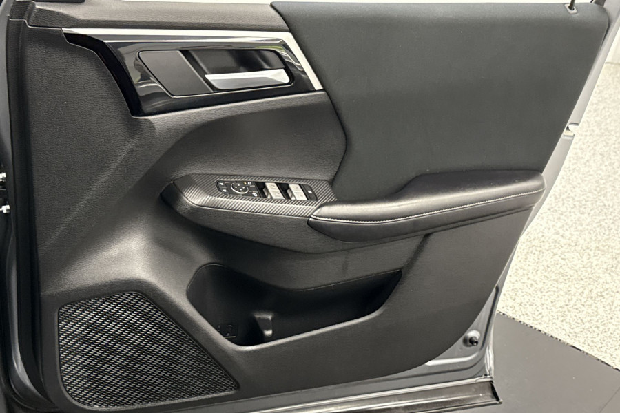 2021 MY22 Mitsubishi Outlander ZM ES SUV Image 19