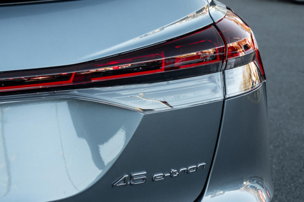 2025 MY26 Audi Q4 e-tron F4 45 SUV image 18