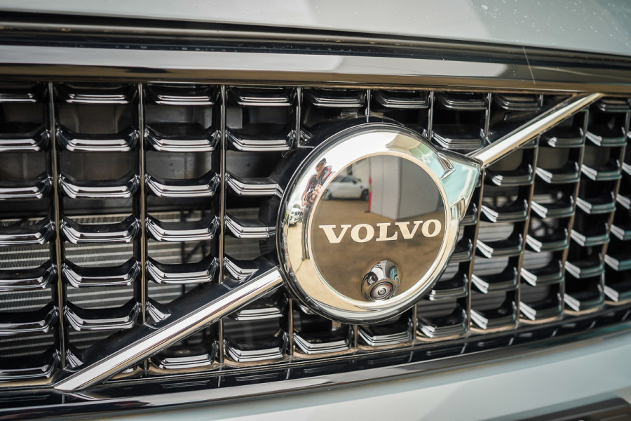 2024 MY25 Volvo XC40 XZ Ultra B4 Dark SUV Image 34