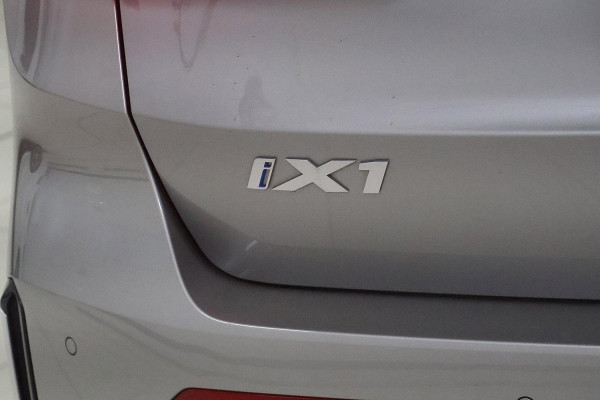 2024 BMW iX1 U11 xDrive30 xLine SUV image 4