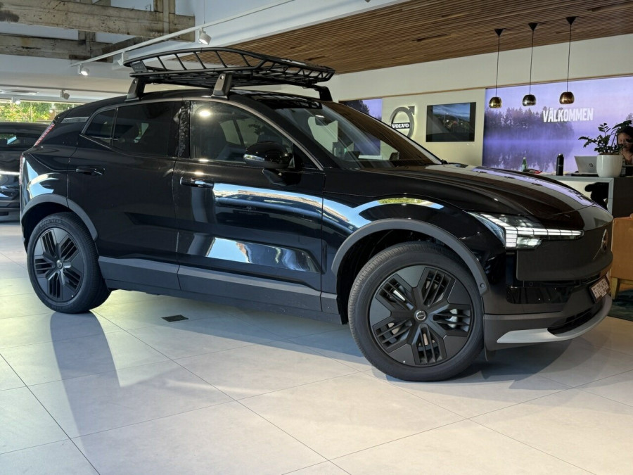2026 Volvo EX30 Cross Country  Ultra Twin Motor Performance SUV Image 3