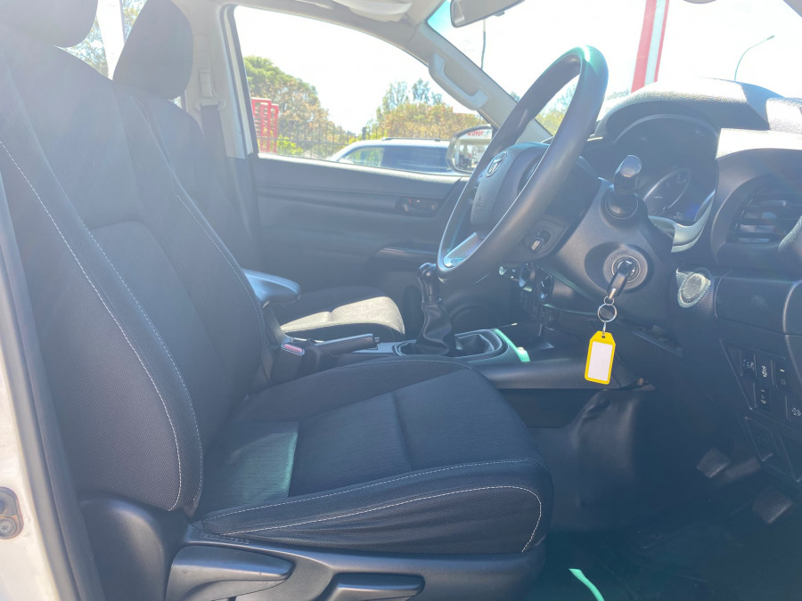 2019 Toyota HiLux  SR Dual Cab Cab Chassis Image 14