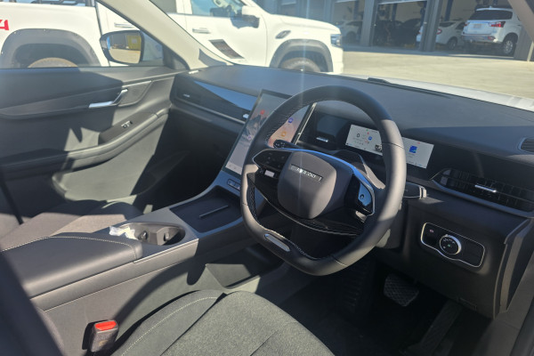 2026 Jaecoo J5  Track SUV Image 11