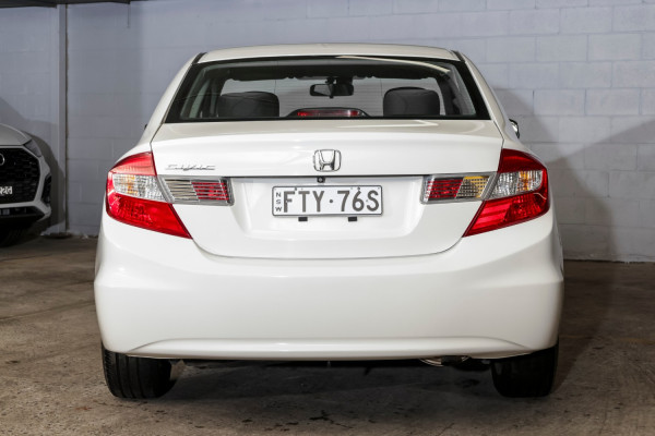 2014 MY15 Honda Civic 9th Gen Series II VTi-S Sedan image 5