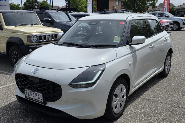 2025 Suzuki Swift UZ Hybrid Hatch Image 3