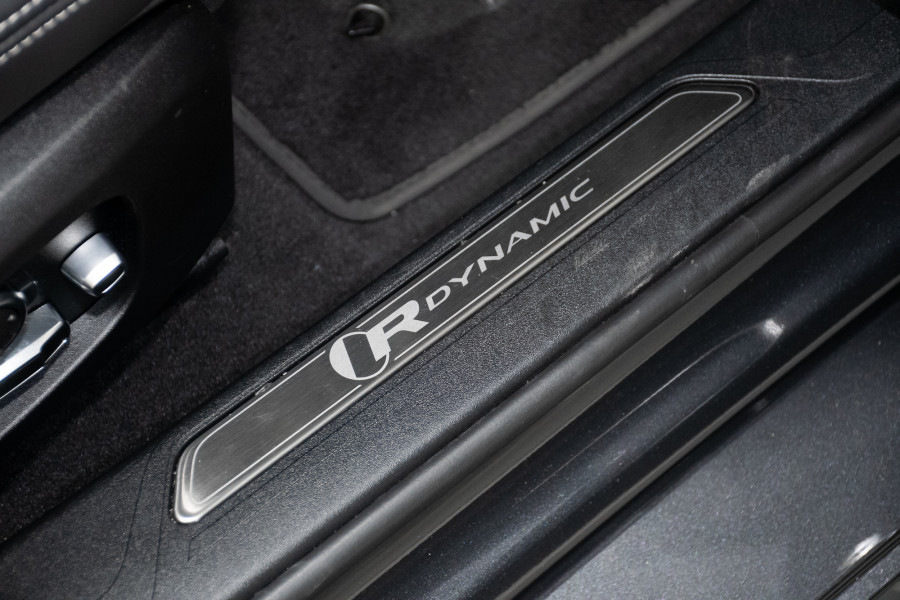 2022 Jaguar XE P300 R-Dynamic SE Sedan Image 16