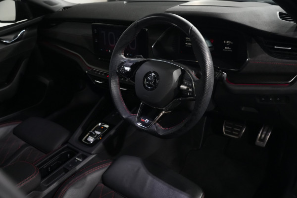 2022 Skoda Octavia RS SUV Image 5