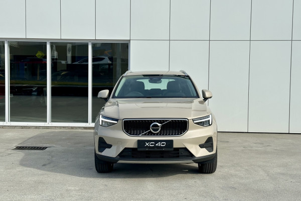 2025 Volvo XC40 XZ Plus B4 SUV Image 2