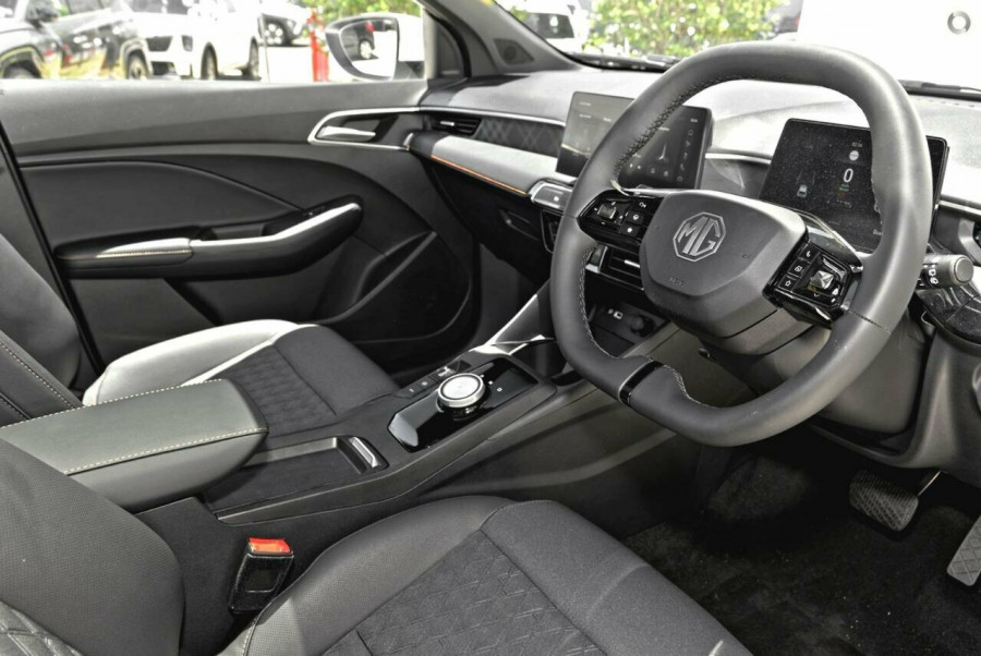 2024 MY24.5 MG MG3 ZP22 Essence Hybrid+ Hatch Image 6