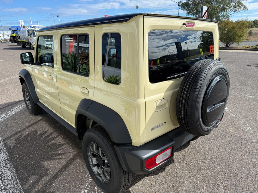 2025 Suzuki Jimny XL Wagon Image 6