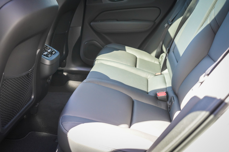 2024 MY25 Volvo XC60 UZ Plus B5 SUV Image 25