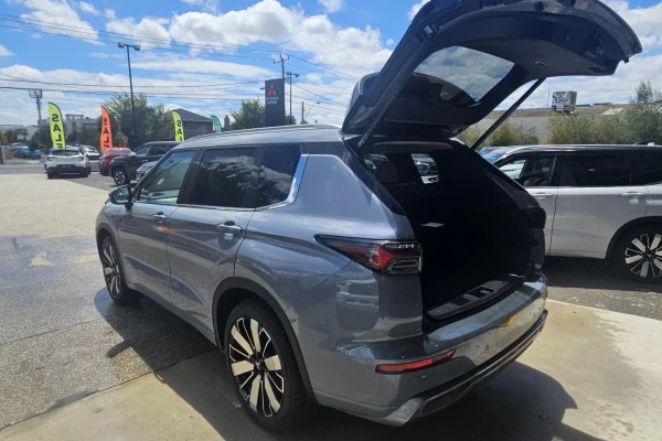 2025 Mitsubishi Outlander ZM Exceed SUV Image 7