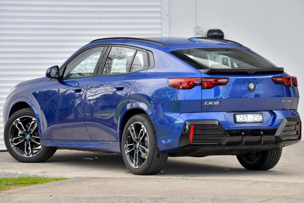 2025 BMW iX2 U10 eDrive20 M Sport SUV image 2