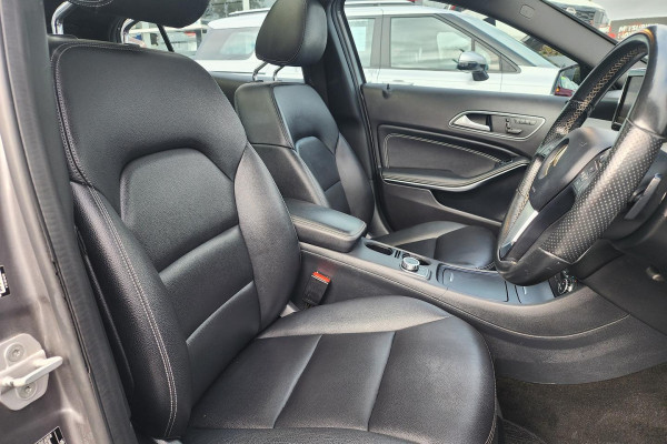 2015 Mercedes-Benz GLA-Class X156 GLA250 SUV Image 11
