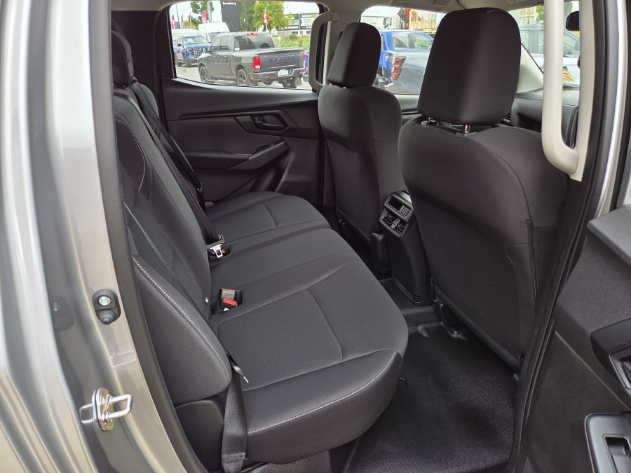 2025 MY25.5 Isuzu D-MAX RG SX Cab Chassis Image 10