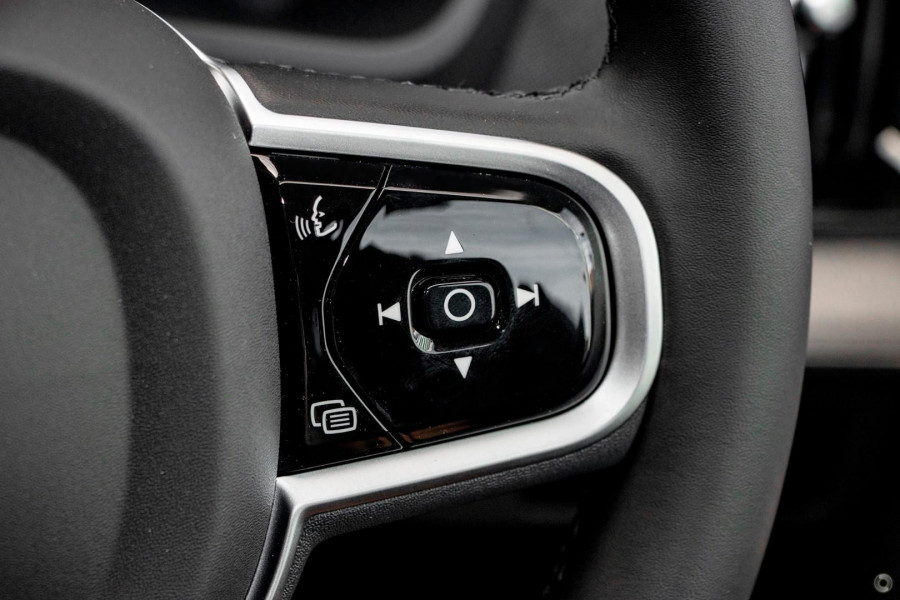2025 Volvo XC90 L Series Ultra B5 Bright SUV Image 14