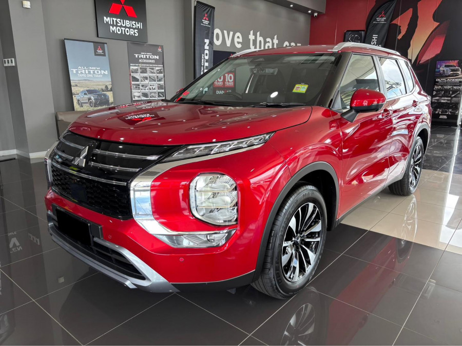 2025 Mitsubishi Outlander ZM LS SUV Image 3