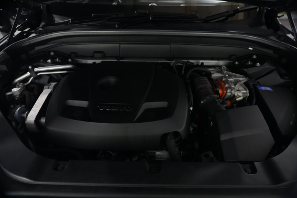 2018 Volvo XC60 UZ T8 R-Design SUV image 33