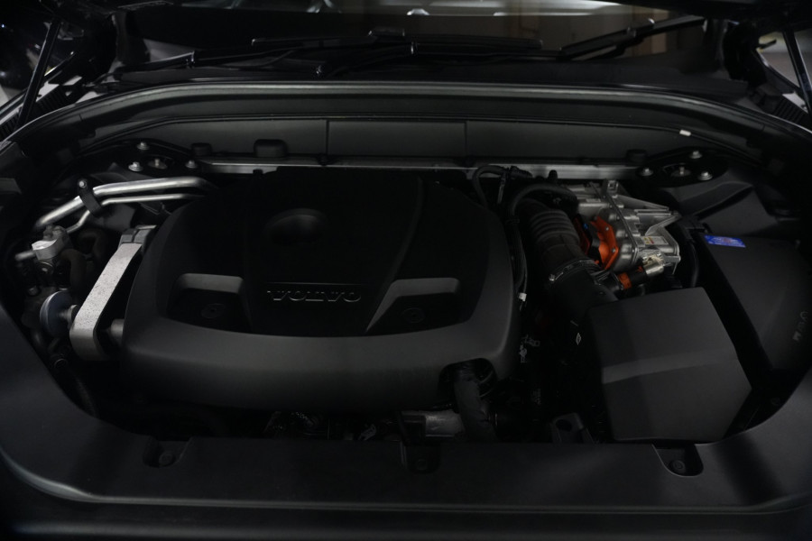 2018 Volvo XC60 UZ T8 R-Design SUV