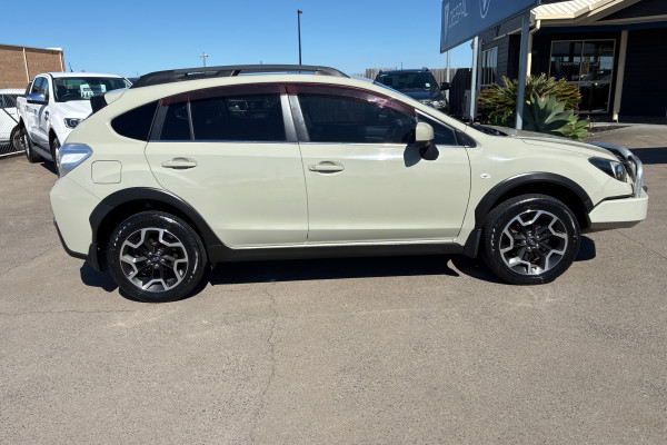 2016 Subaru XV G4-X 2.0i-L SUV Image 2