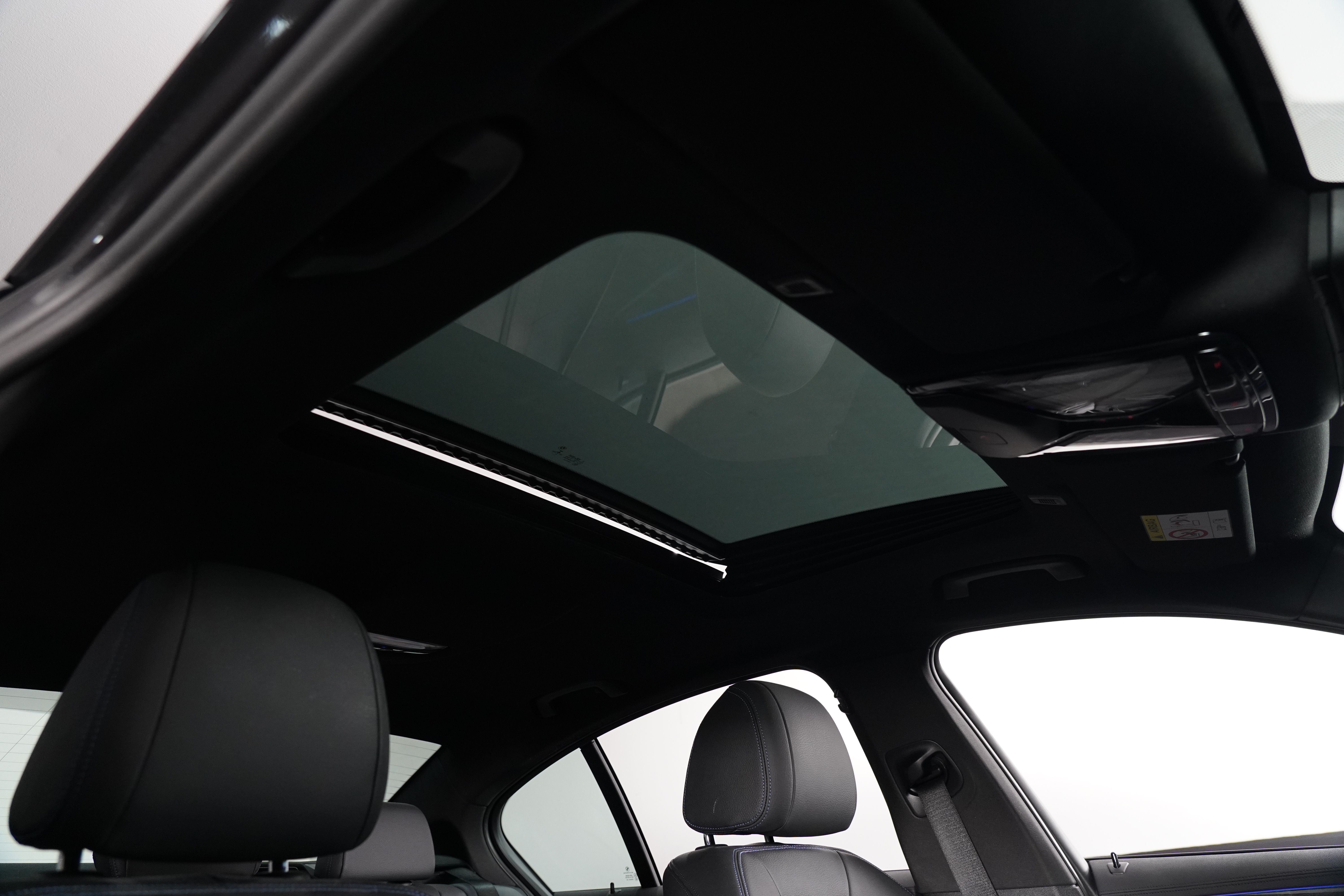 2022 BMW V8TT M550i Xdrive Pure Lci Sedan Image 27