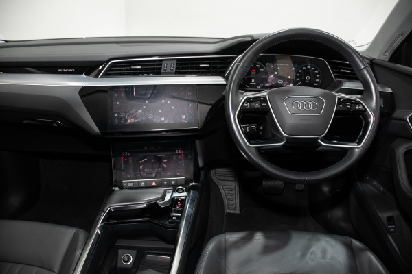 2021 Audi e-tron 55 SUV image 22