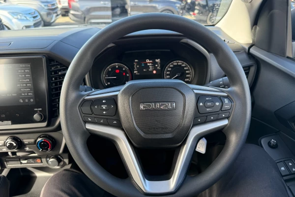 2025 MY25.5 Isuzu D-MAX RG SX High Ride Cab Chassis Image 15