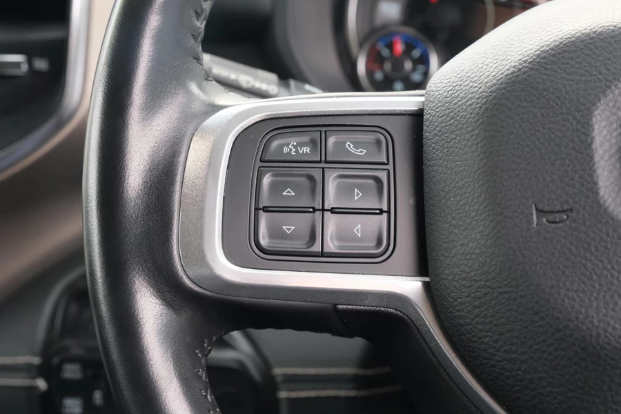 2021 MY22 Ram 2500 DJ Laramie Ute Image 15
