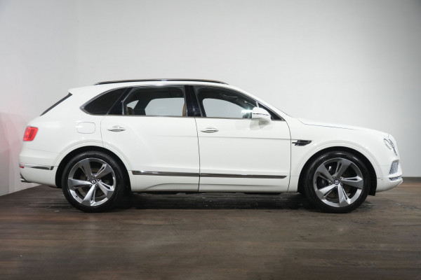 2016 Bentley Bentayga SUV image 4