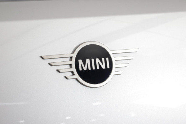 2026 MINI Countryman U25 SE Favoured SUV image 16