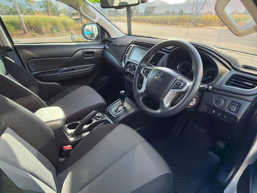 2023 Mitsubishi Triton MR GLX Cab Chassis Image 5