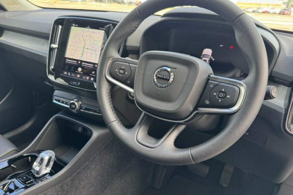 2025 MY26 Volvo XC40 XZ Ultra B4 Bright SUV Image 10