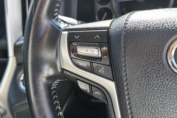 2019 Toyota LandCruiser VDJ200R VX SUV Image 12