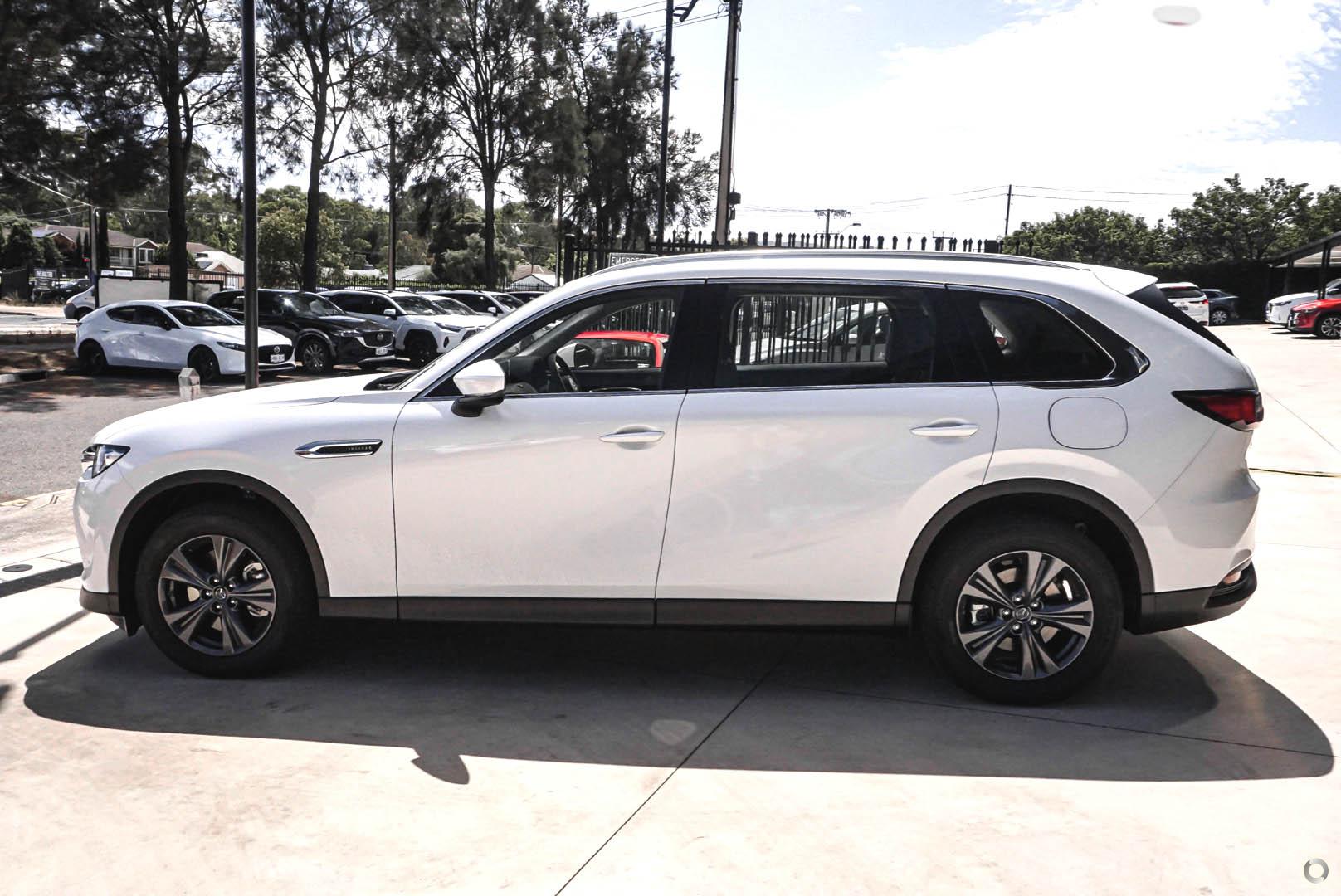 2024 Mazda CX-80 KL G40e Pure SUV Image 3