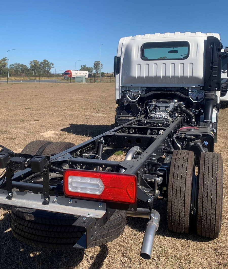 2026 Isuzu NNR 45-150 DT D34 Cab Chassis Image 5