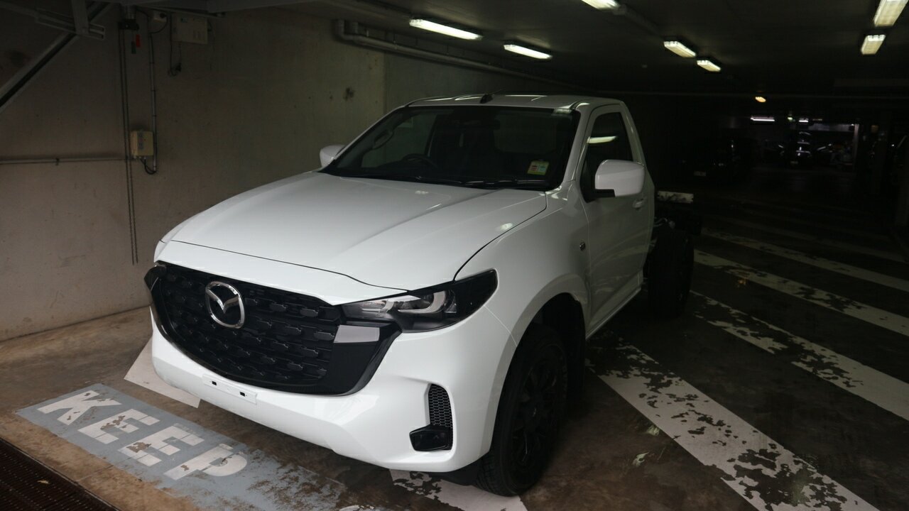 2025 Mazda BT-50 TFR40J XT Cab Chassis Image 3
