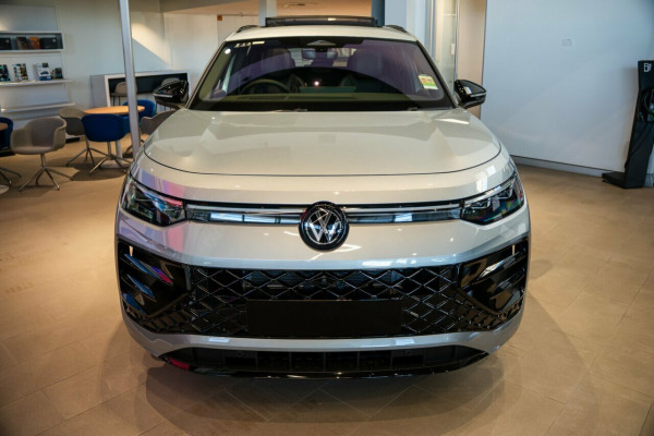 2026 Volkswagen Tayron R4 200TSI eHybrid R-Line SUV Image 5